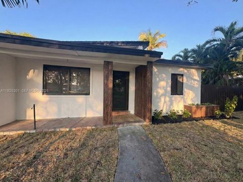 3 Ronald Rd West Park FL 33023