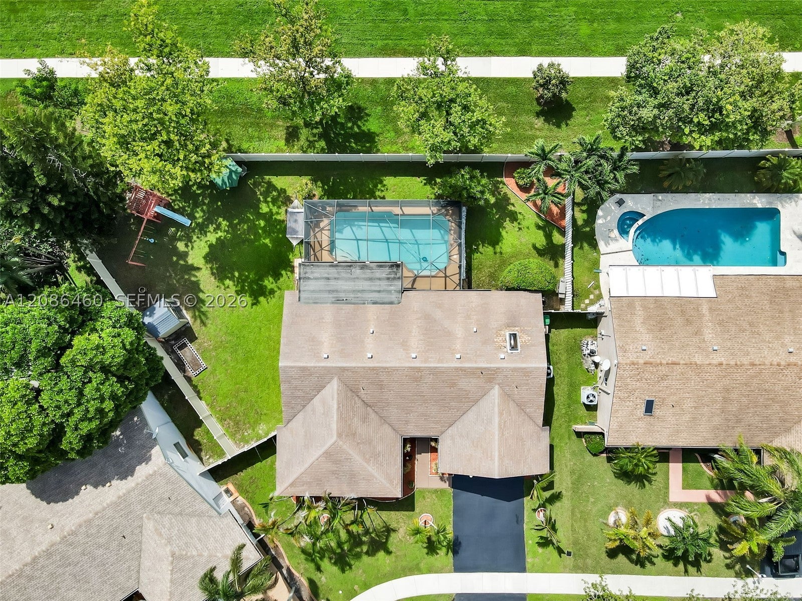 1361 White Stone Way, Davie, FL, 33325/$774,900 3 1361 White Stone Way
