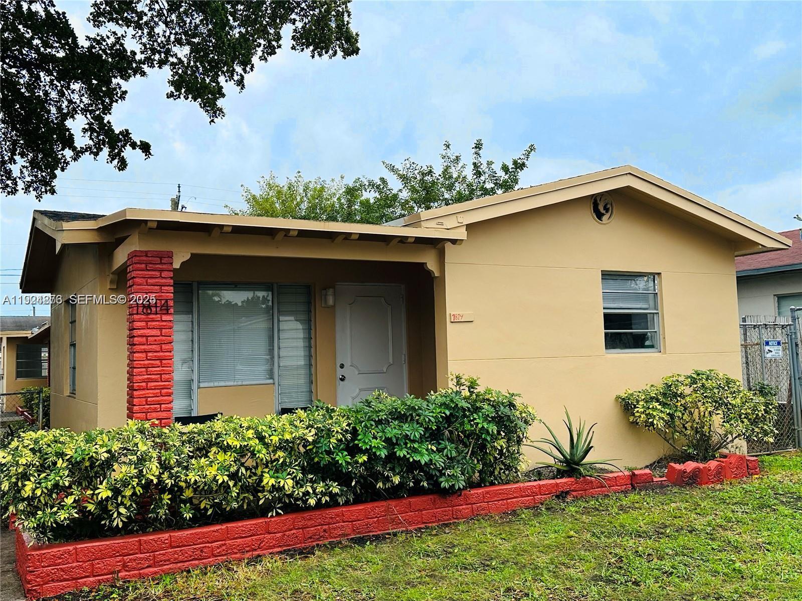 HOLLYWOOD SOUTH SIDE ADD - Residential Lease