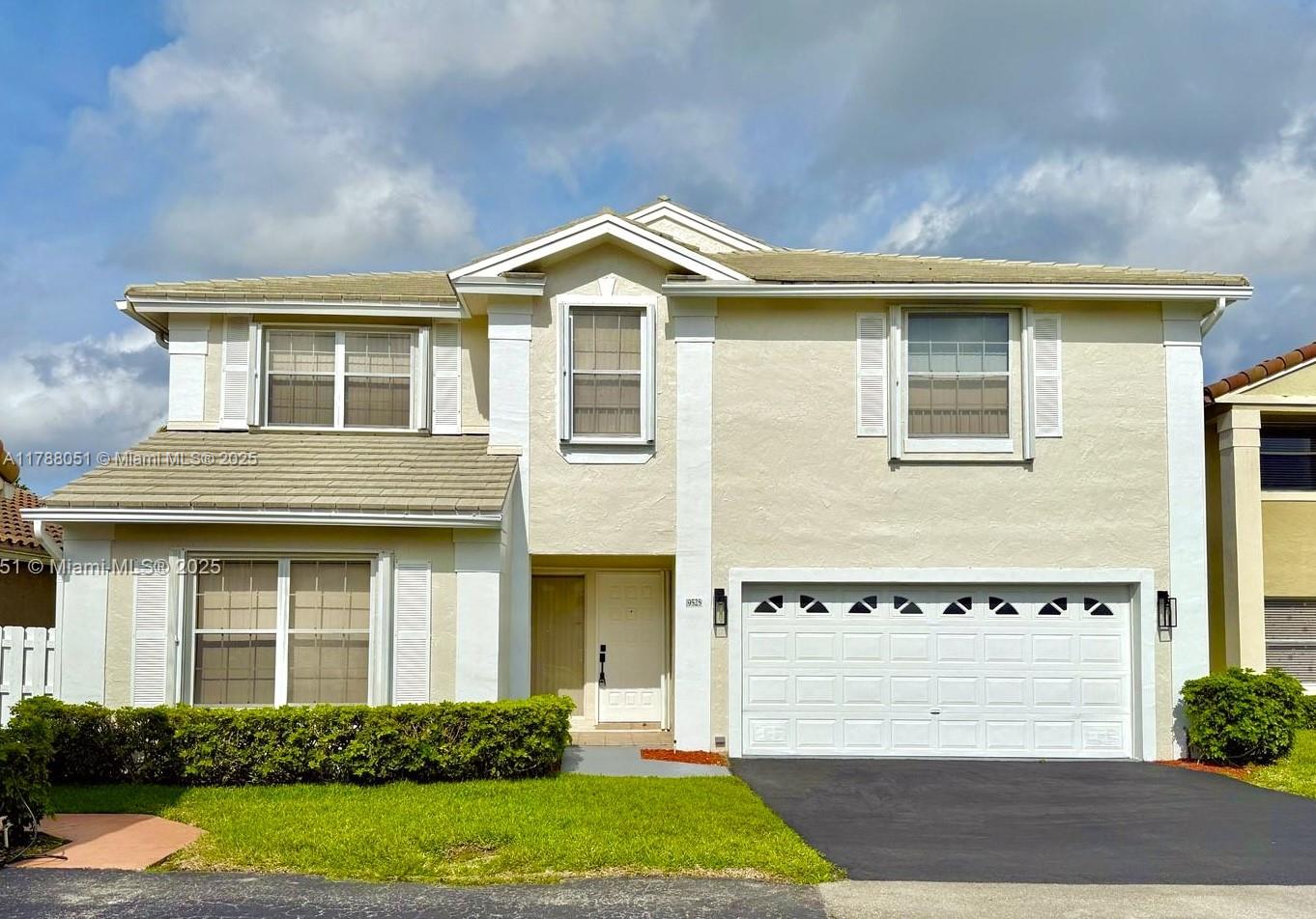 9525 Nw 9th Ct, Plantation, Miami-Dade County, Florida - 5 Bedrooms  
3 Bathrooms - 