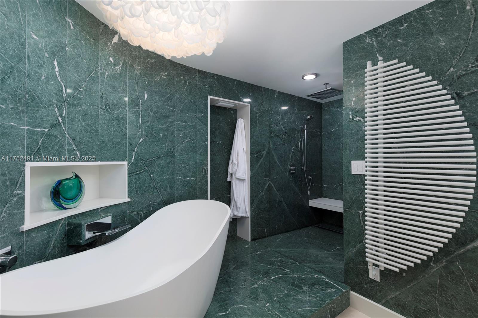 GROVE TOWERS CONDO - Residential