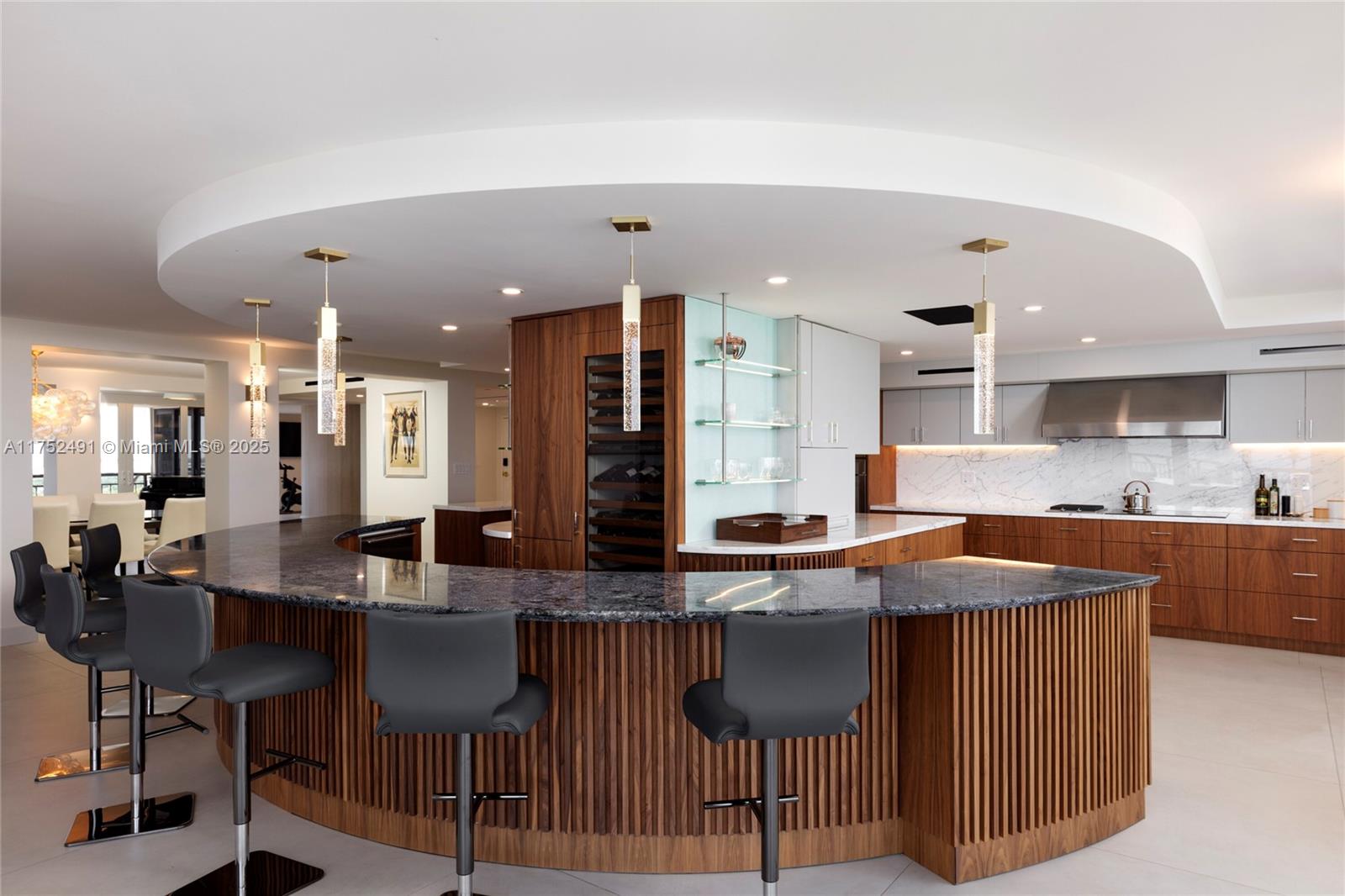 GROVE TOWERS CONDO - Residential