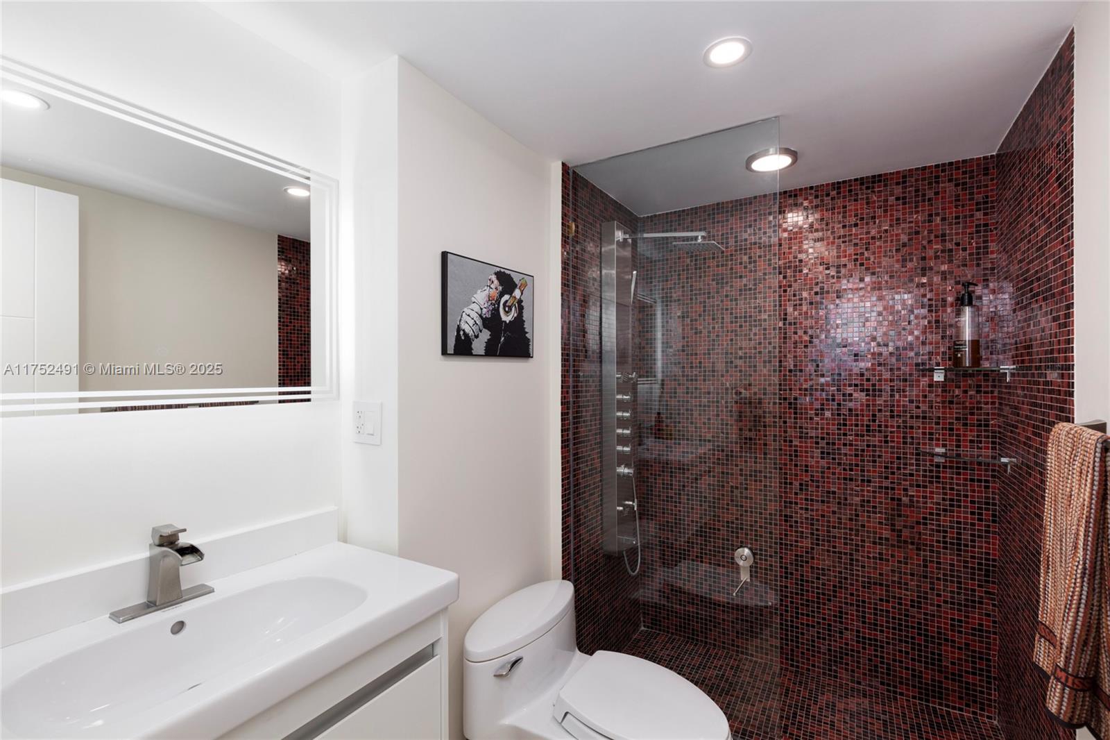 GROVE TOWERS CONDO - Residential