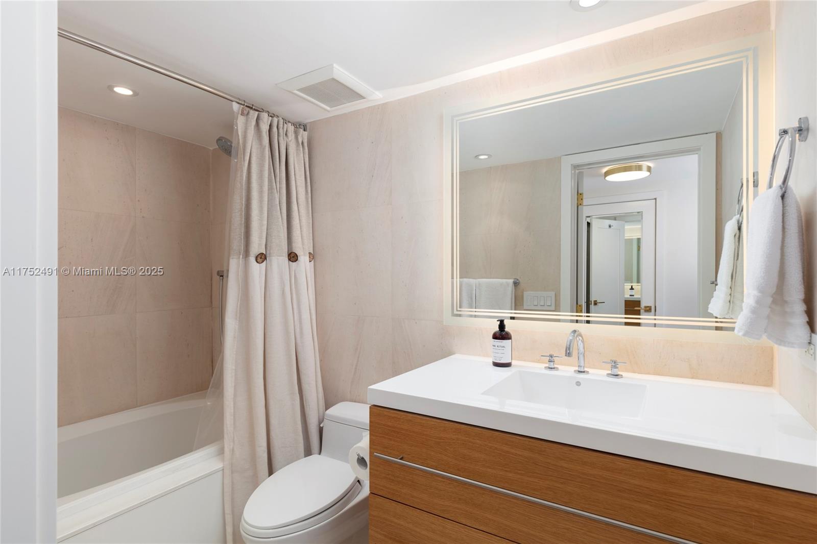 GROVE TOWERS CONDO - Residential