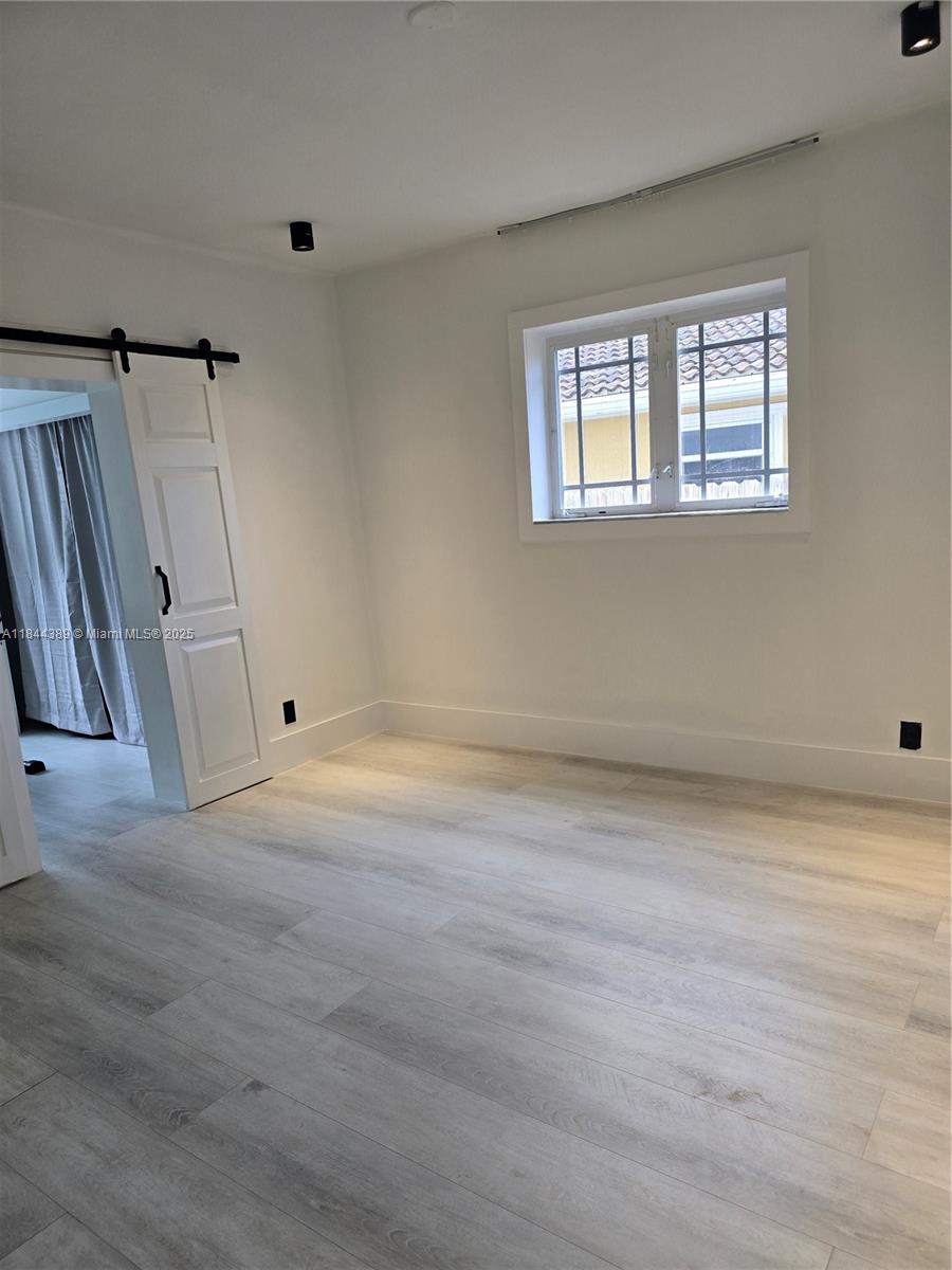 HOLLYWOOD LAKES SECTION - Residential Lease