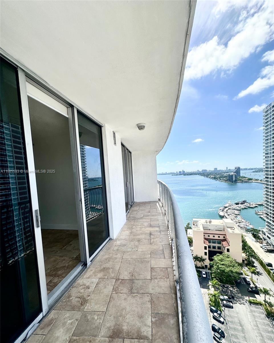1750 N Bayshore Dr 2406, Miami, Broward County, Florida - 1 Bedrooms  
1 Bathrooms - 
