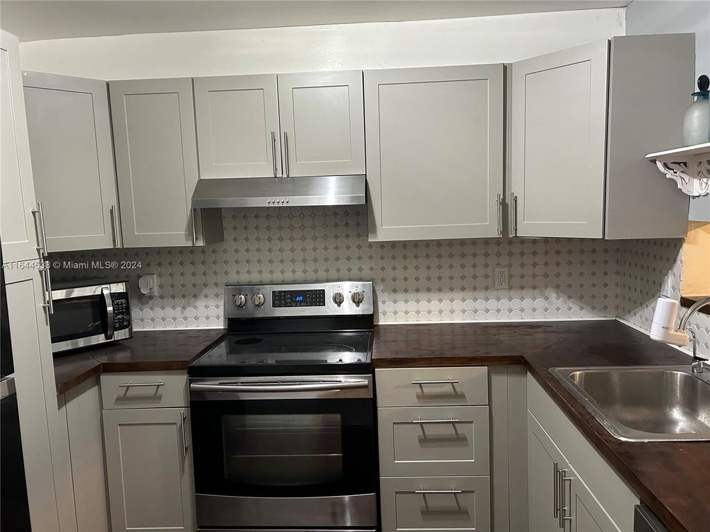 Photo of 301 N Pine Island Rd #159, Plantation, FL 33324 (MLS # A11644538)