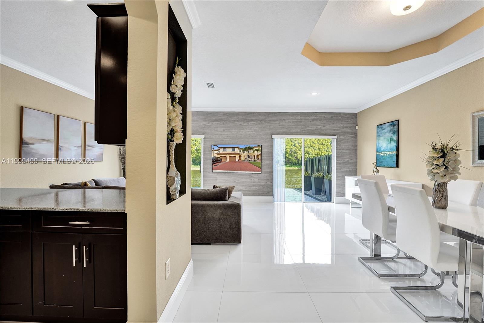 Escada Townvillas - Residential