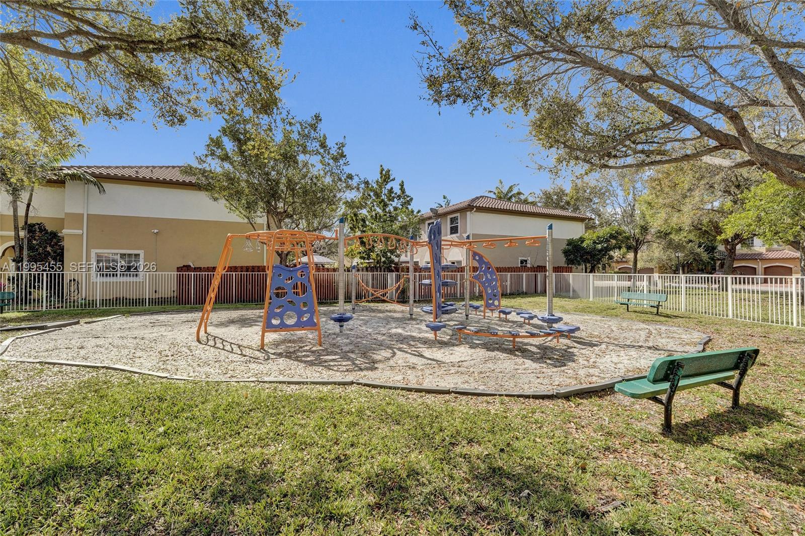 Escada Townvillas - Residential