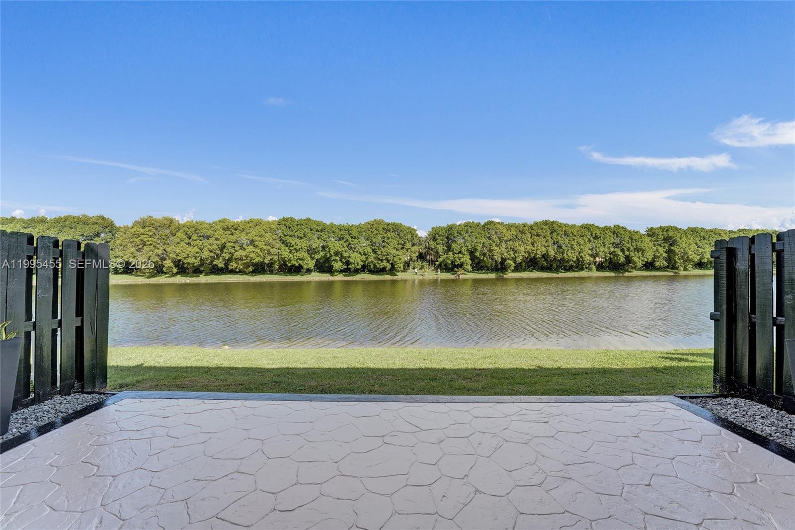 Escada Townvillas - Residential