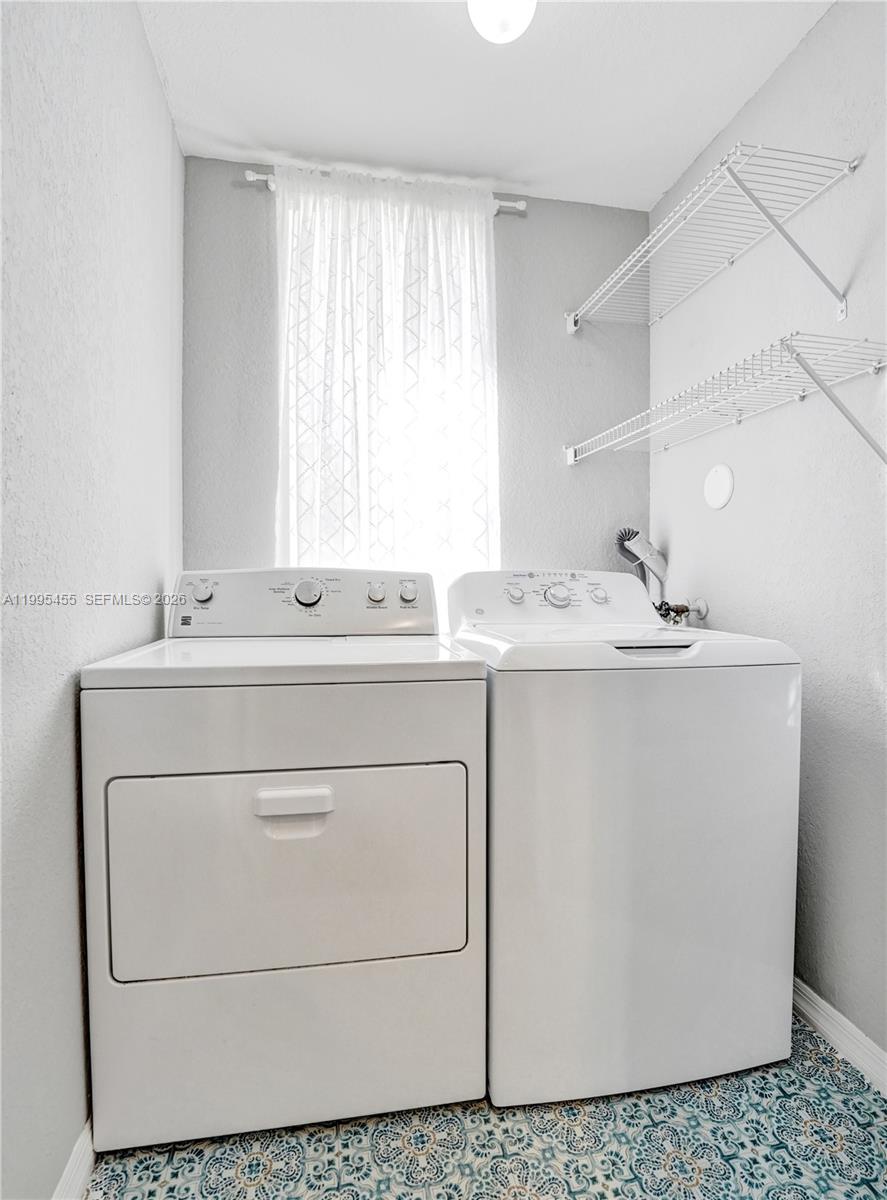 Escada Townvillas - Residential