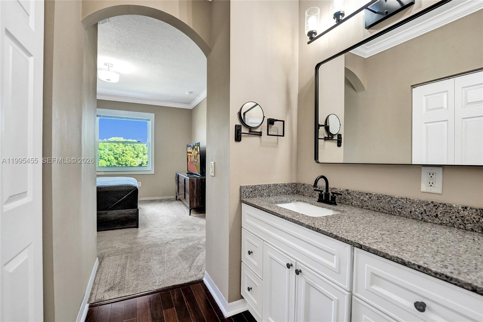 Escada Townvillas - Residential