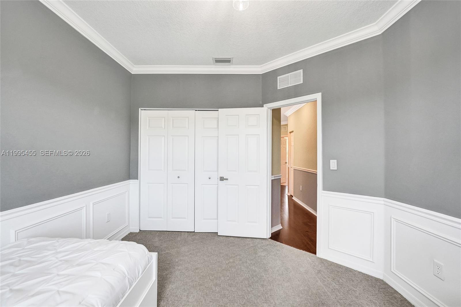 Escada Townvillas - Residential