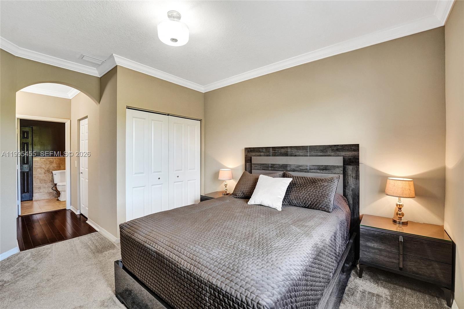 Escada Townvillas - Residential