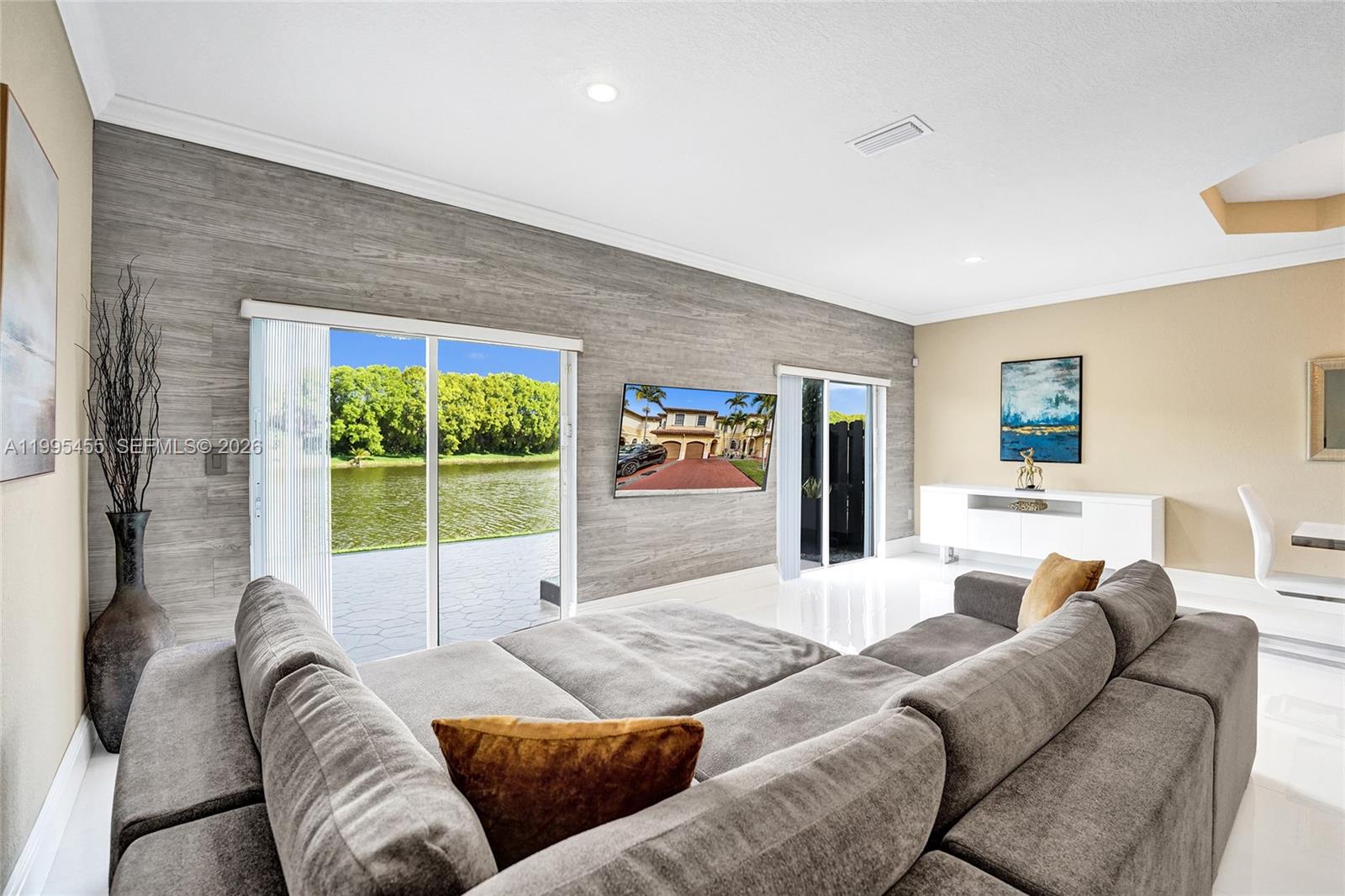 Escada Townvillas - Residential