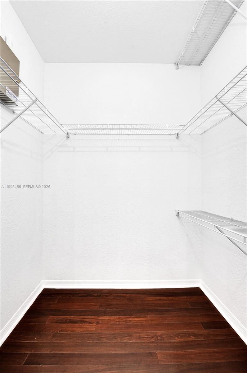 Escada Townvillas - Residential