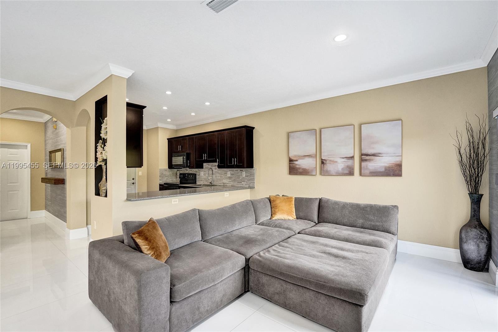 Escada Townvillas - Residential