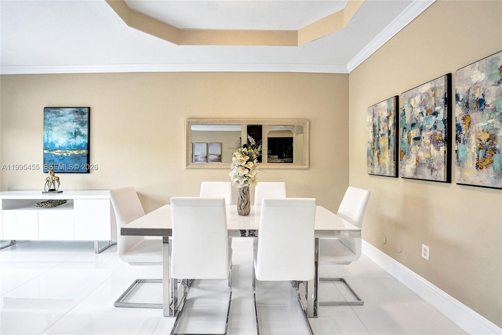 Escada Townvillas - Residential