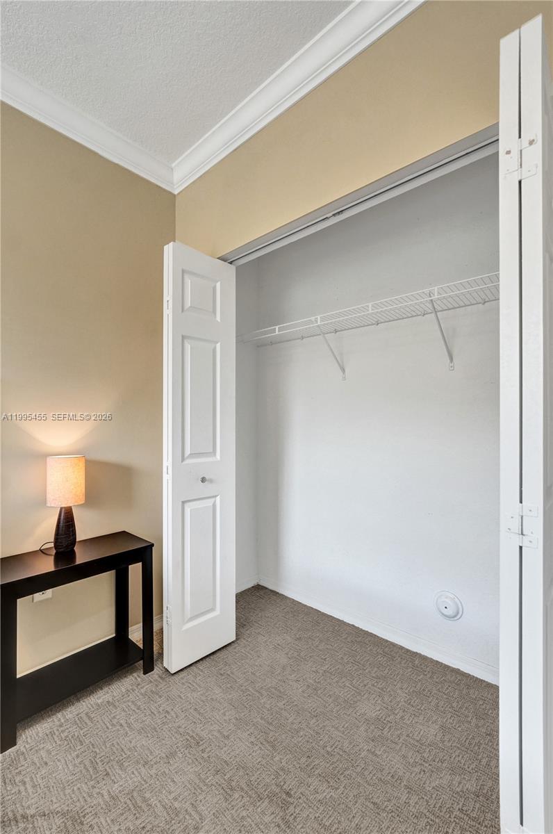 Escada Townvillas - Residential