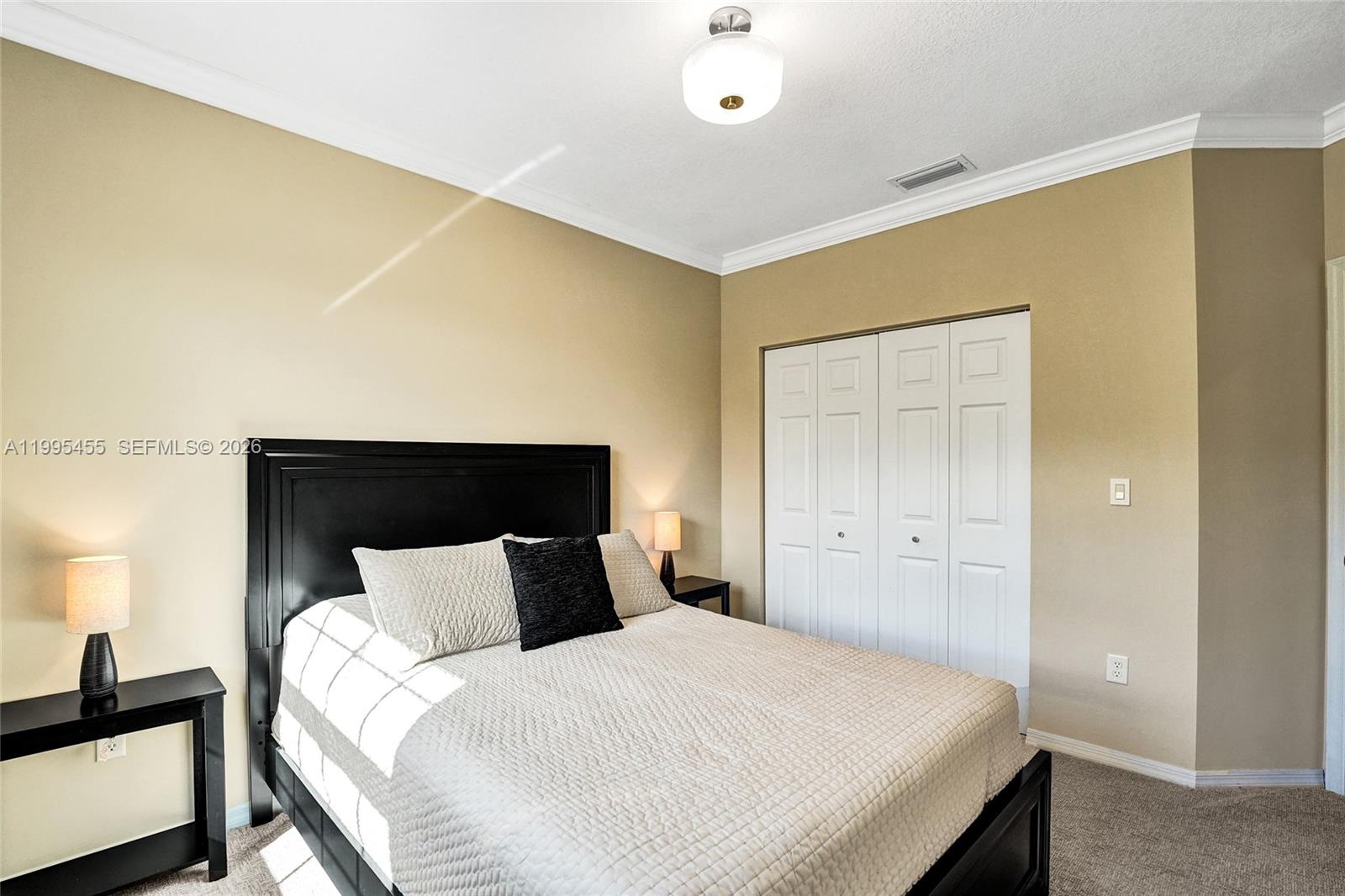 Escada Townvillas - Residential