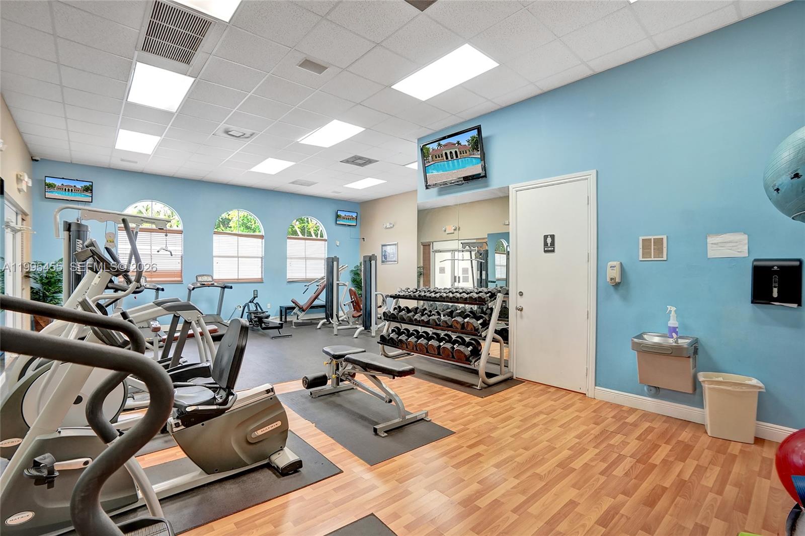 Escada Townvillas - Residential