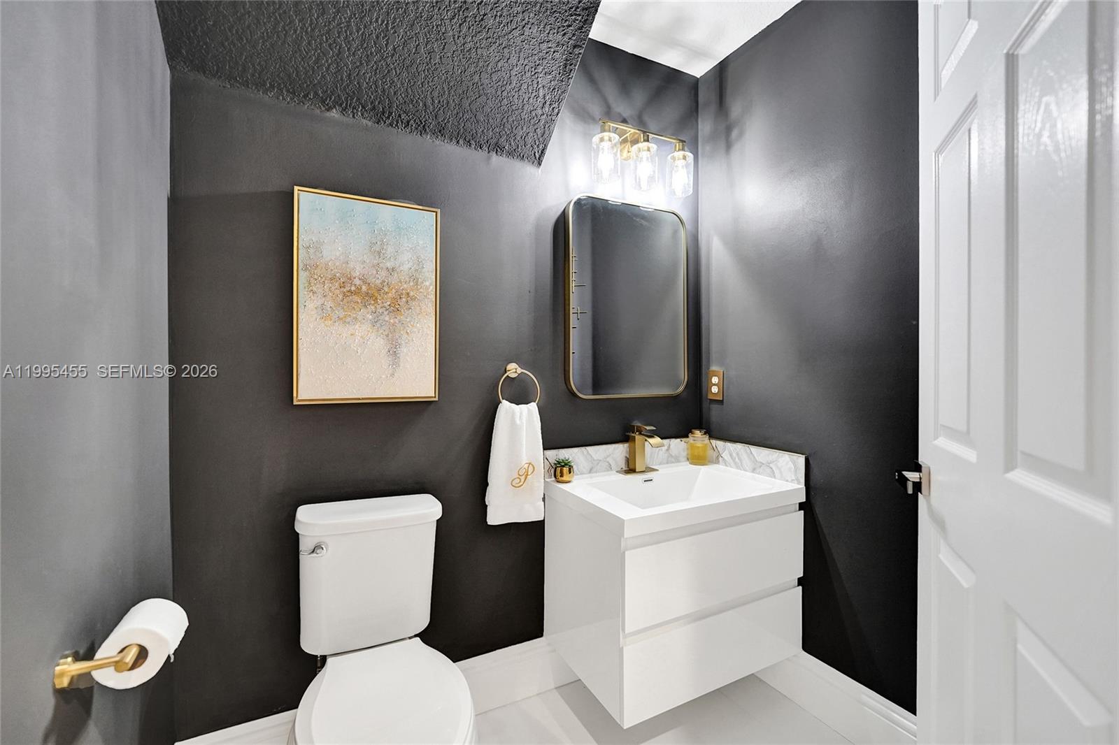 Escada Townvillas - Residential