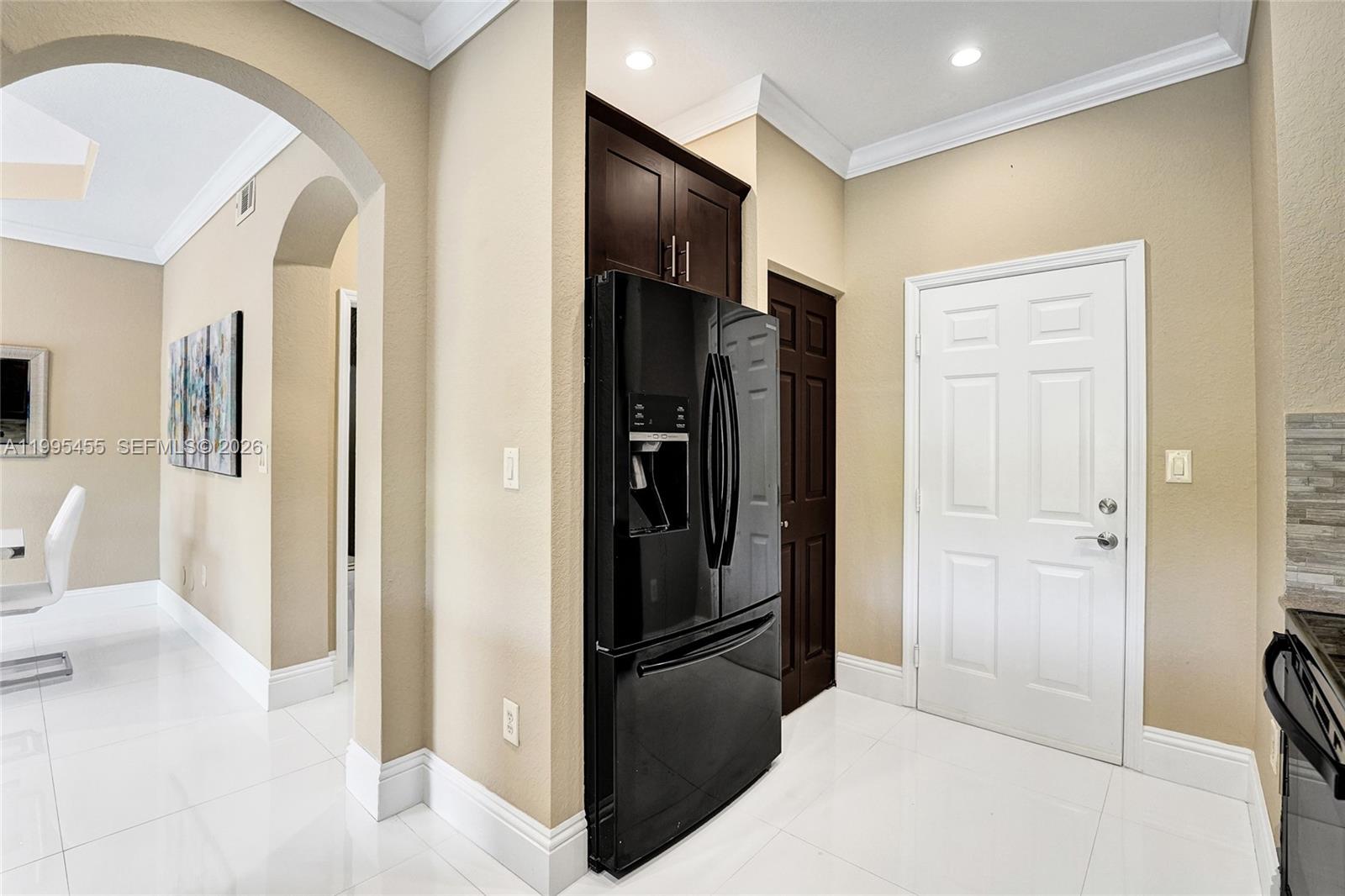 Escada Townvillas - Residential