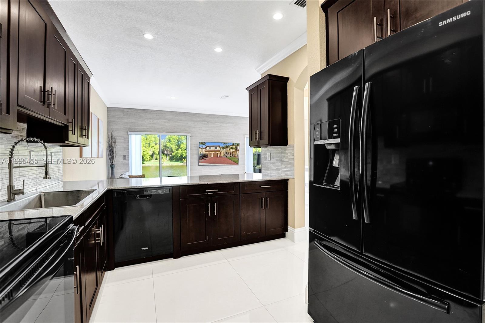 Escada Townvillas - Residential