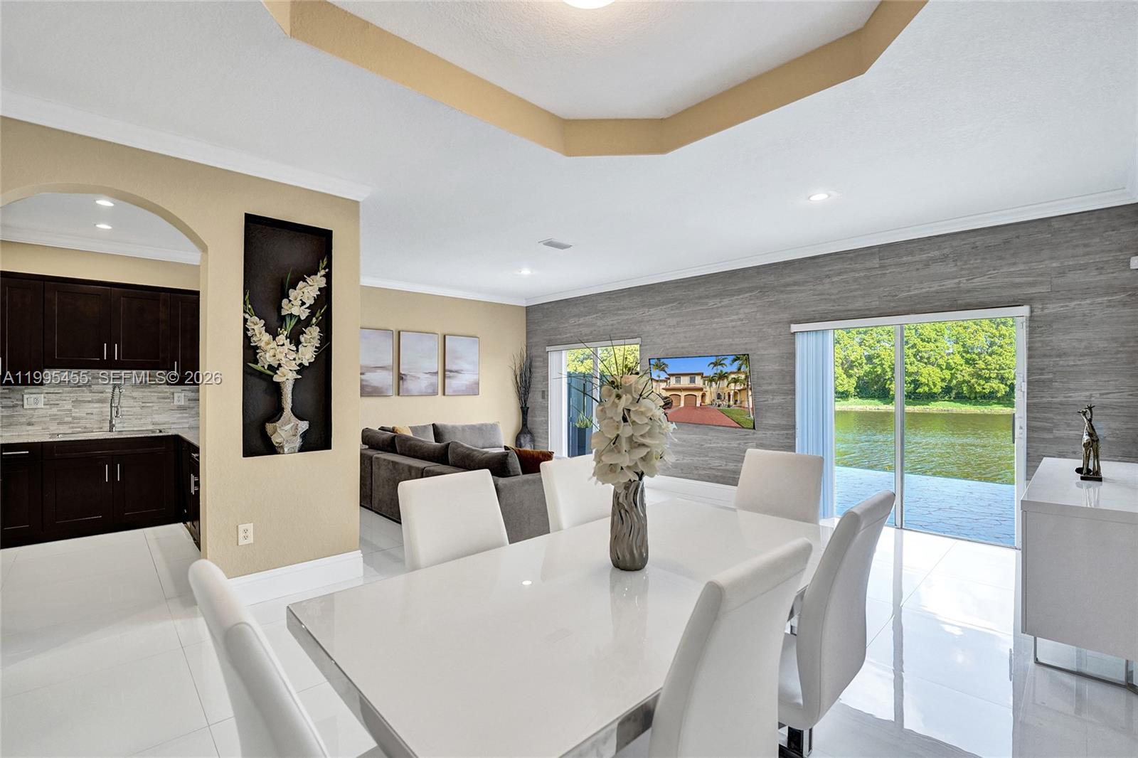 Escada Townvillas - Residential