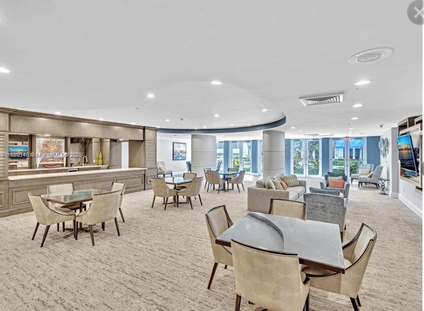 RENAISSANCE ON THE OCEAN - Residential