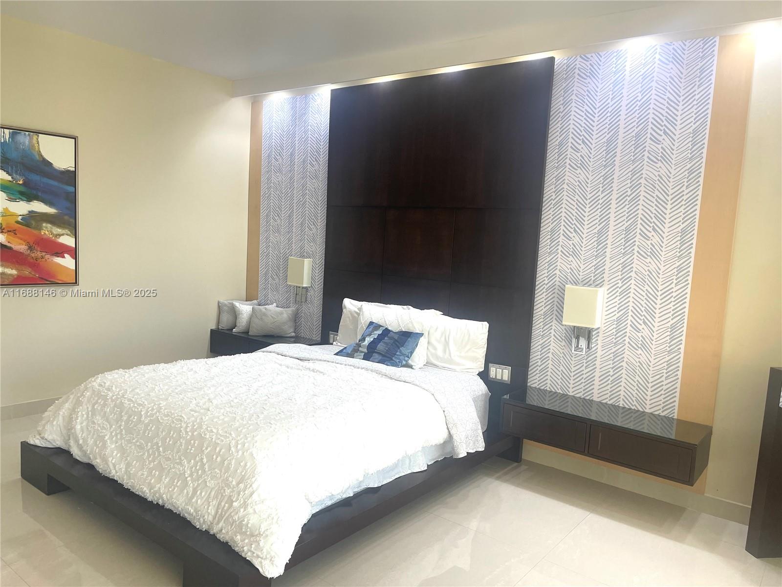 RENAISSANCE ON THE OCEAN - Residential