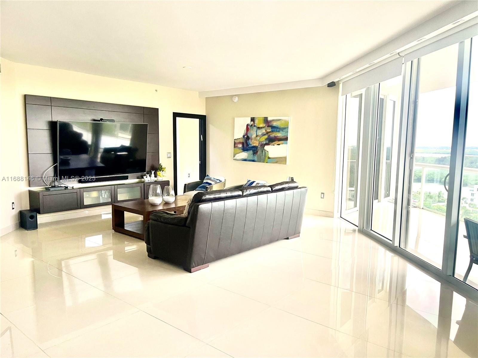 RENAISSANCE ON THE OCEAN - Residential