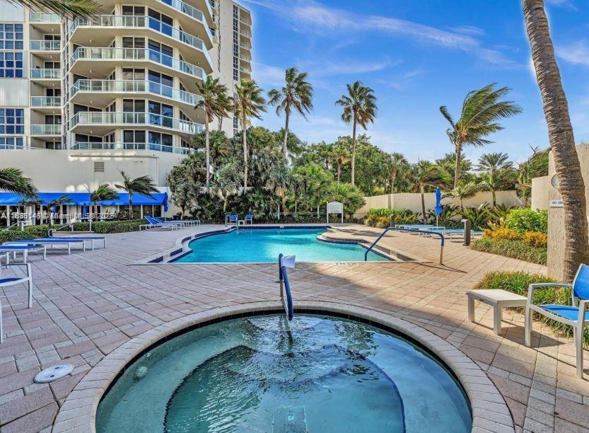 RENAISSANCE ON THE OCEAN - Residential