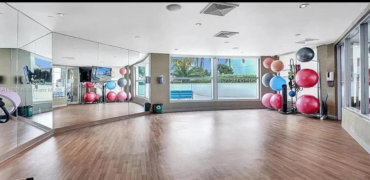 RENAISSANCE ON THE OCEAN - Residential