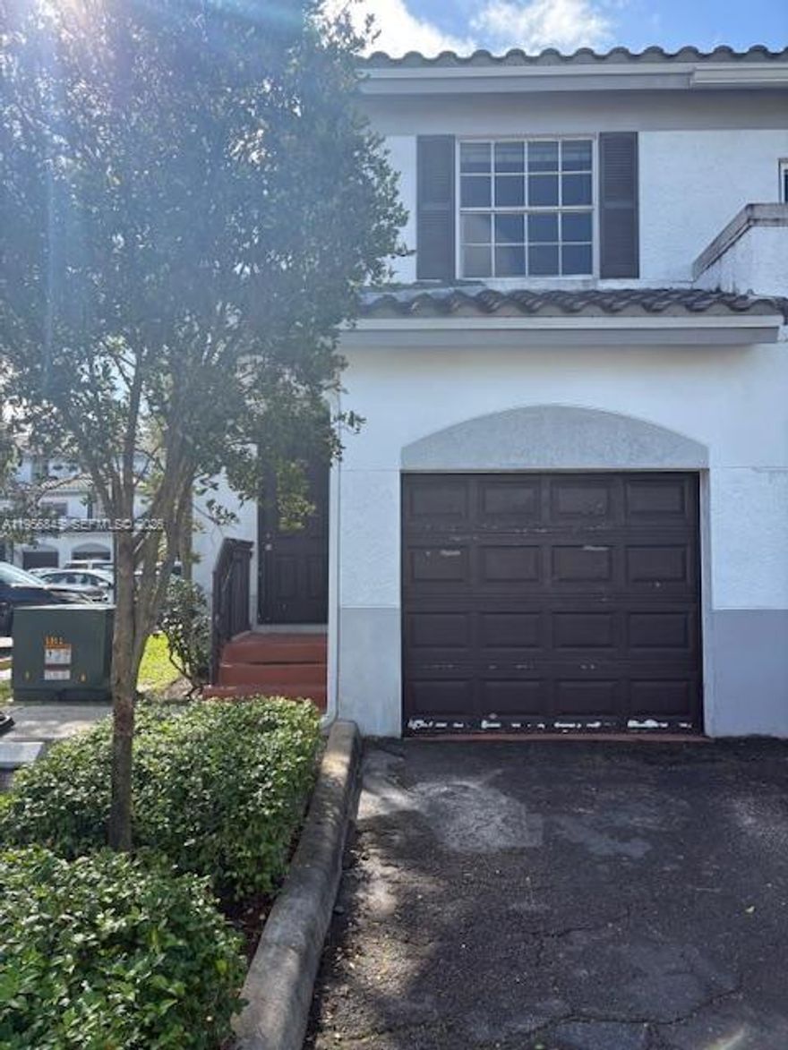 SPACIOUS TOWNHOME WITH TWO MASTERS  WITH THEIR OWN BATHROOM,PLUS A OFFICE/DEN/GUESTROOM ON SECOND LEVEL WITH ITS OWN BATHROOM,TILE ENTRY,WOOD LAMINATE FLOORS IN LIVING ROOM .THE COMPLEX COMES WITH CLUBHOUSE ,POOL PLAYGROUND.TAKE ADVANTAGE OF WESTON SCHOOLS WITH GREAT AMENITIES AROUND AND CLOSE,EASY ACCESS, TO MAJOR ROADS LIKE i-75 AND i-595
CLOSE TO EXGELLENT SHOPPING LIKE THE SAWGRASS OUTLET AND BROWARD MALL.