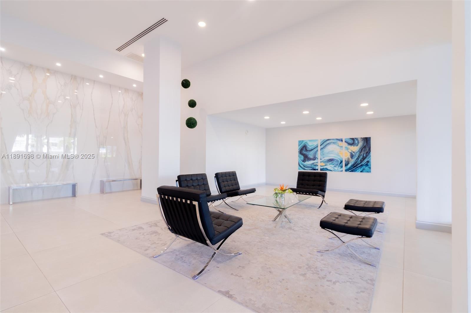 WINSTON TOWER 300 CONDO - Residential