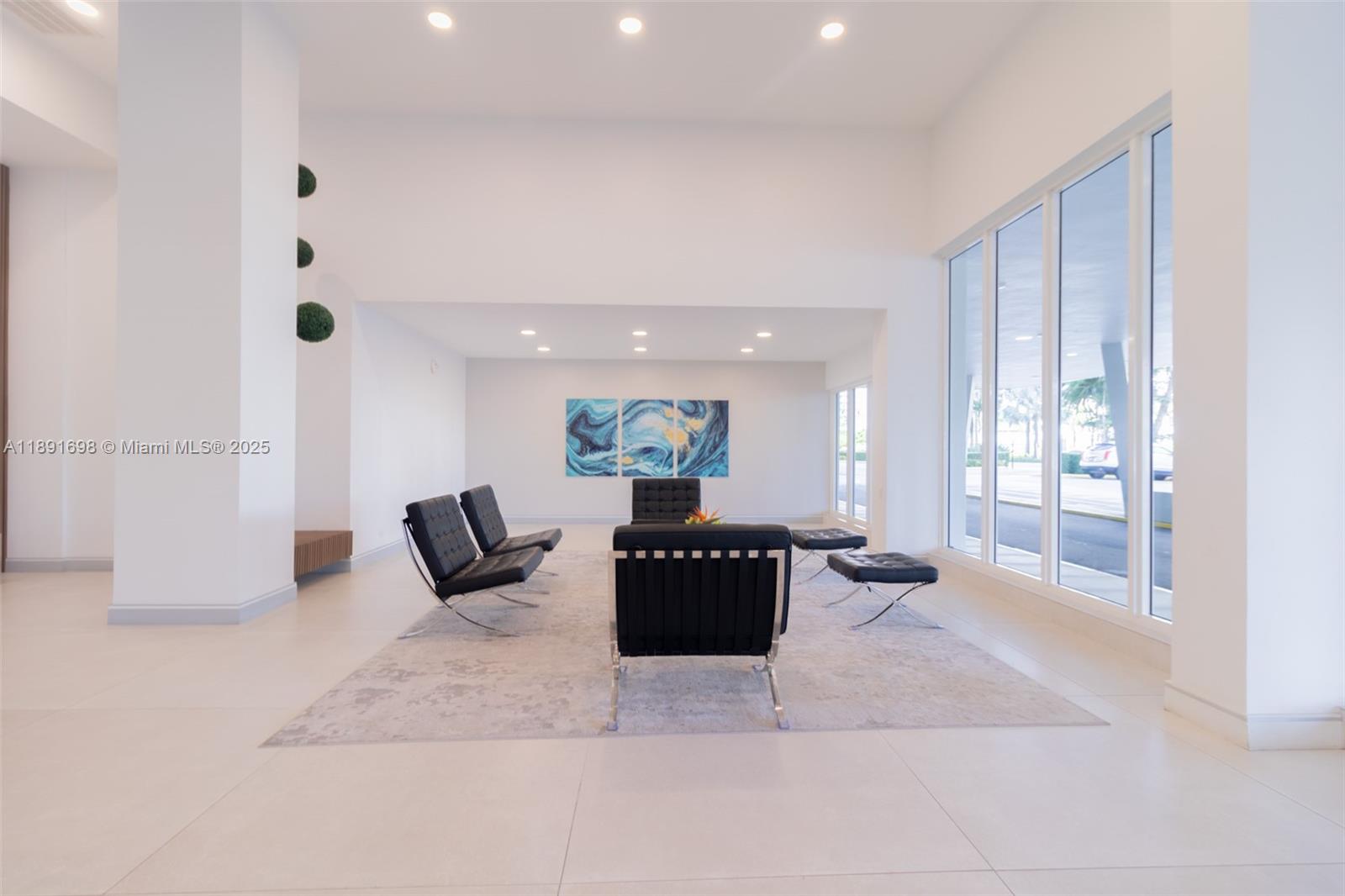 WINSTON TOWER 300 CONDO - Residential