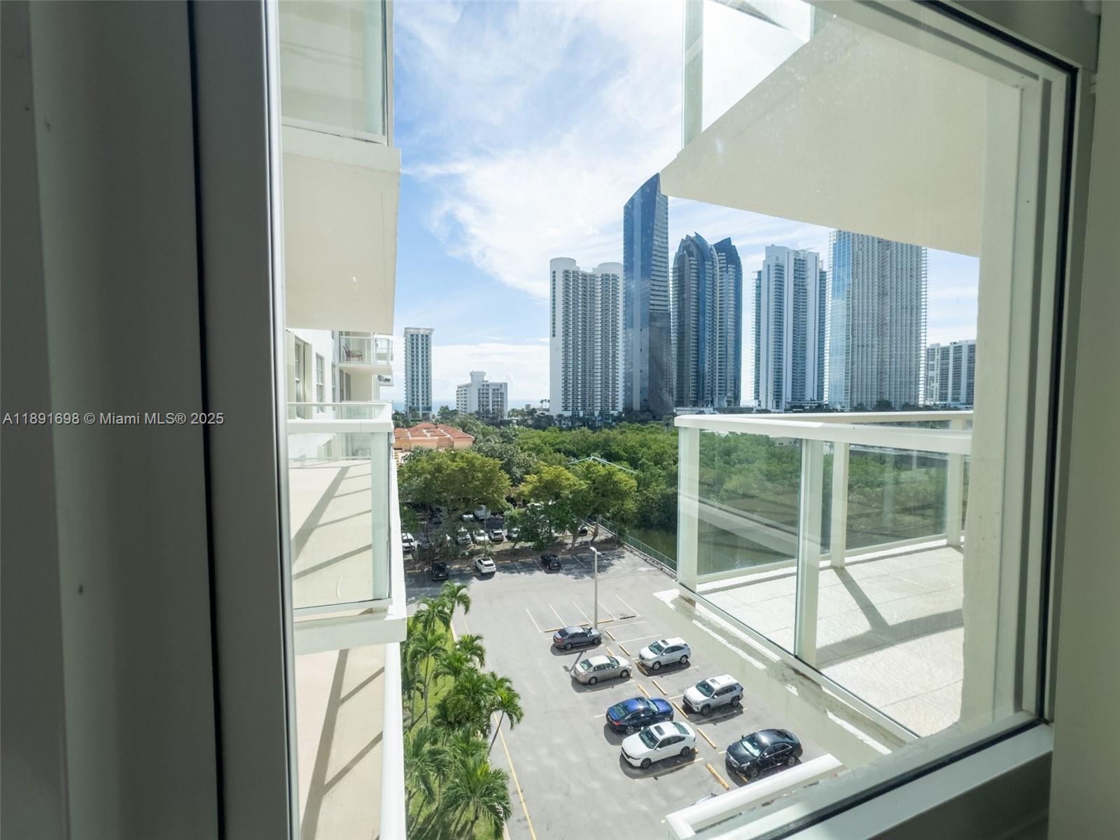 WINSTON TOWER 300 CONDO - Residential