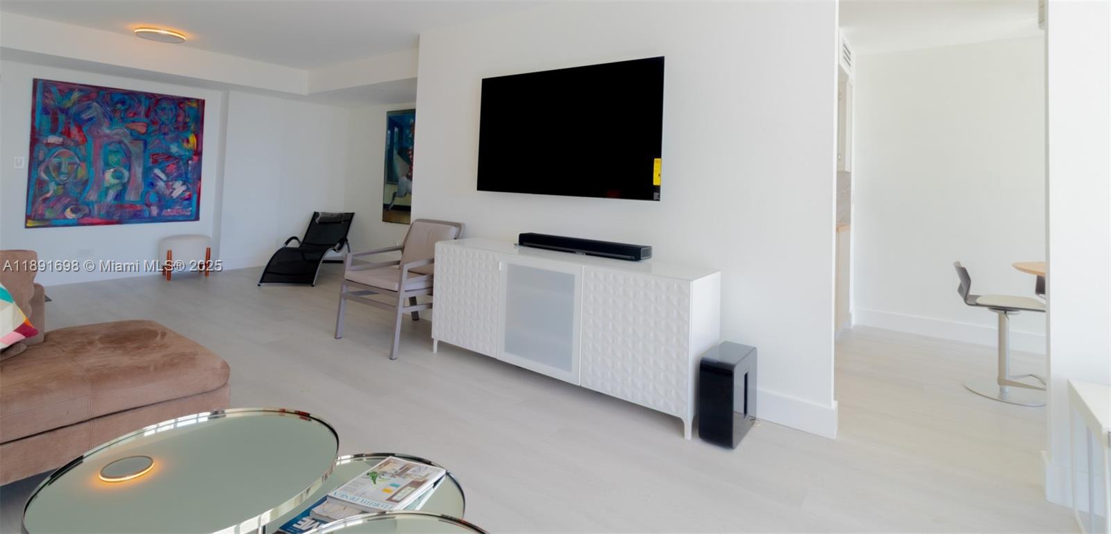 WINSTON TOWER 300 CONDO - Residential