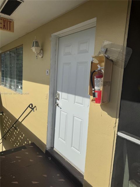 Condos 11945 NE 19th Dr 8 North Miami FL 33181