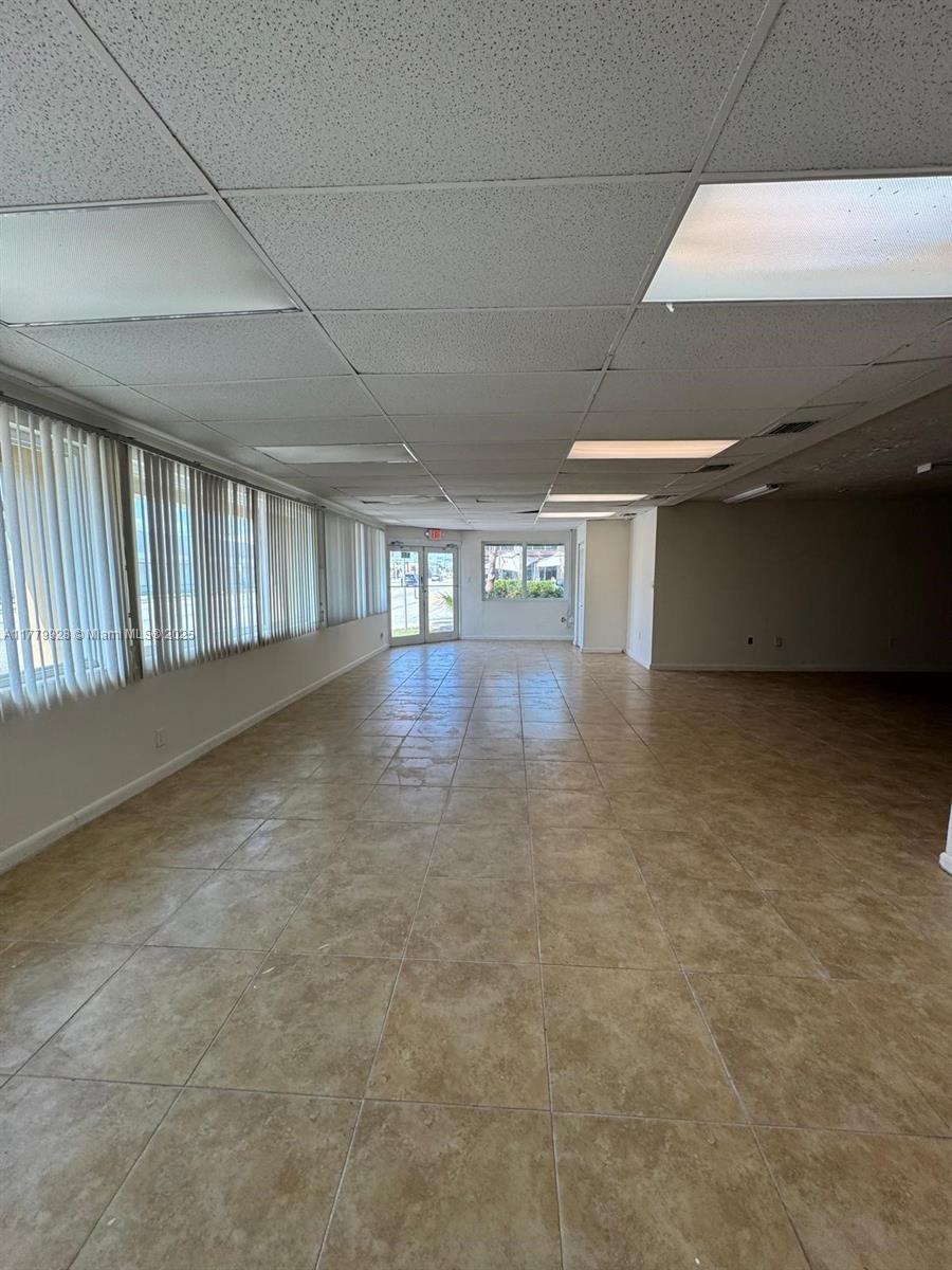 Two units are available for lease in prime Hallandale Beach, ideal for retail, office, or warehouse use. Unit #207 offers 850 SF at $30/SF +NNN, and Units #201 & #203 are connected to create a 4,000 SF space at $32/SF +NNN. Unit 201 features 2,000 SF open space, while Unit 203 includes 1,000 SF ground floor and a 1,000 SF mezzanine. The property offers strong visibility, ample on-site parking, signage opportunities, and easy access to US-1, I-95, and Aventura.