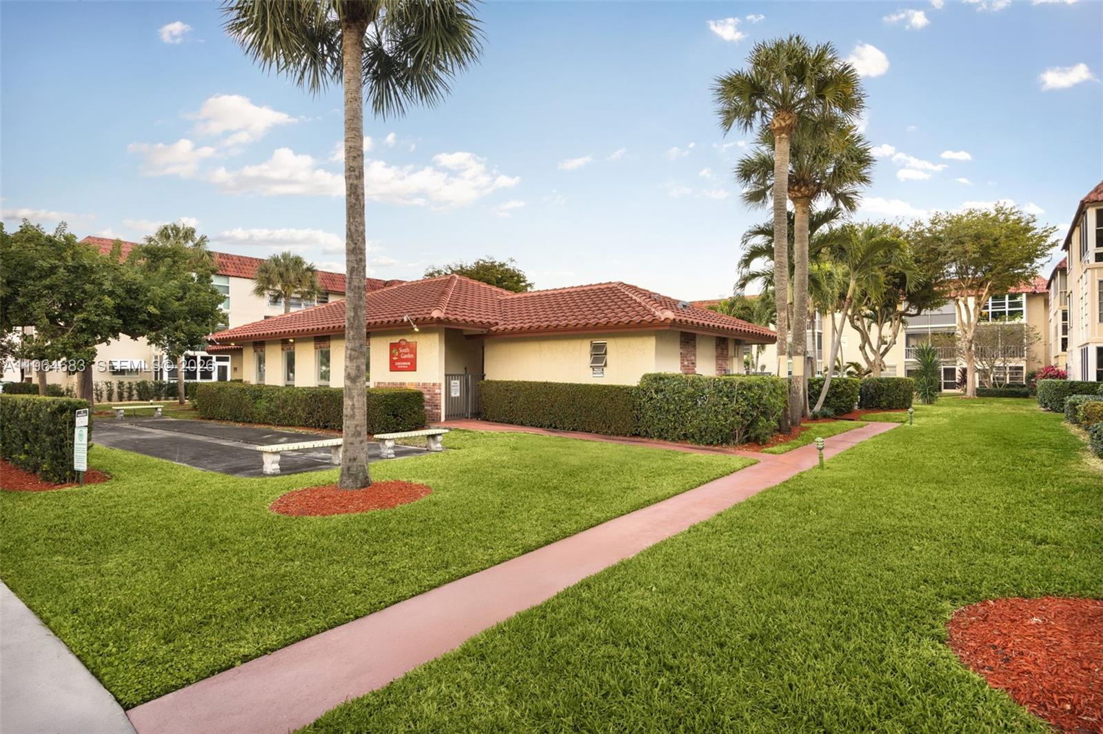 SOUTH GARDEN CONDO OF DEE - Residential