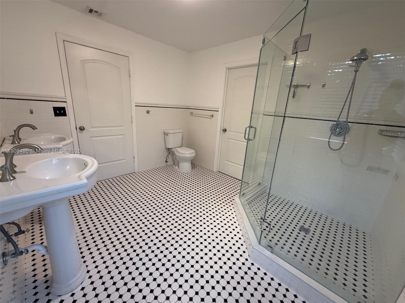 NAUTICA 1 - Residential Lease