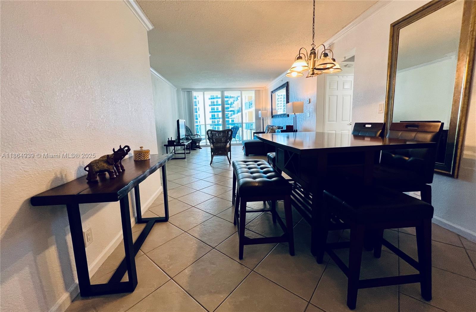 WAVE CONDO - Residential