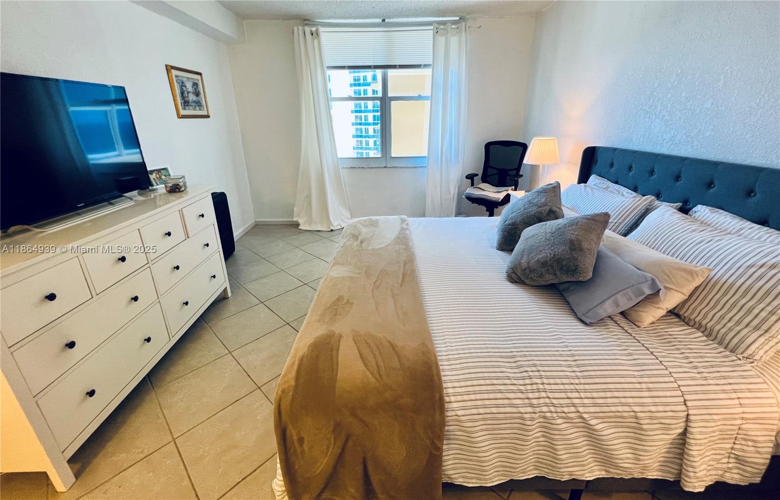 WAVE CONDO - Residential