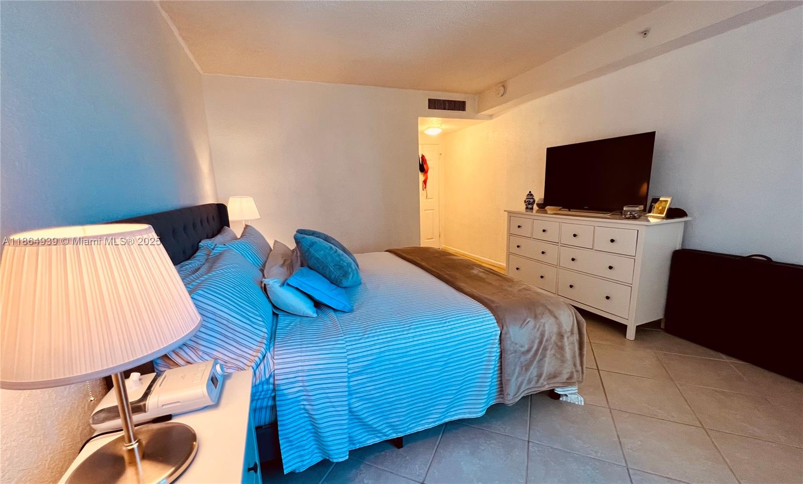 WAVE CONDO - Residential