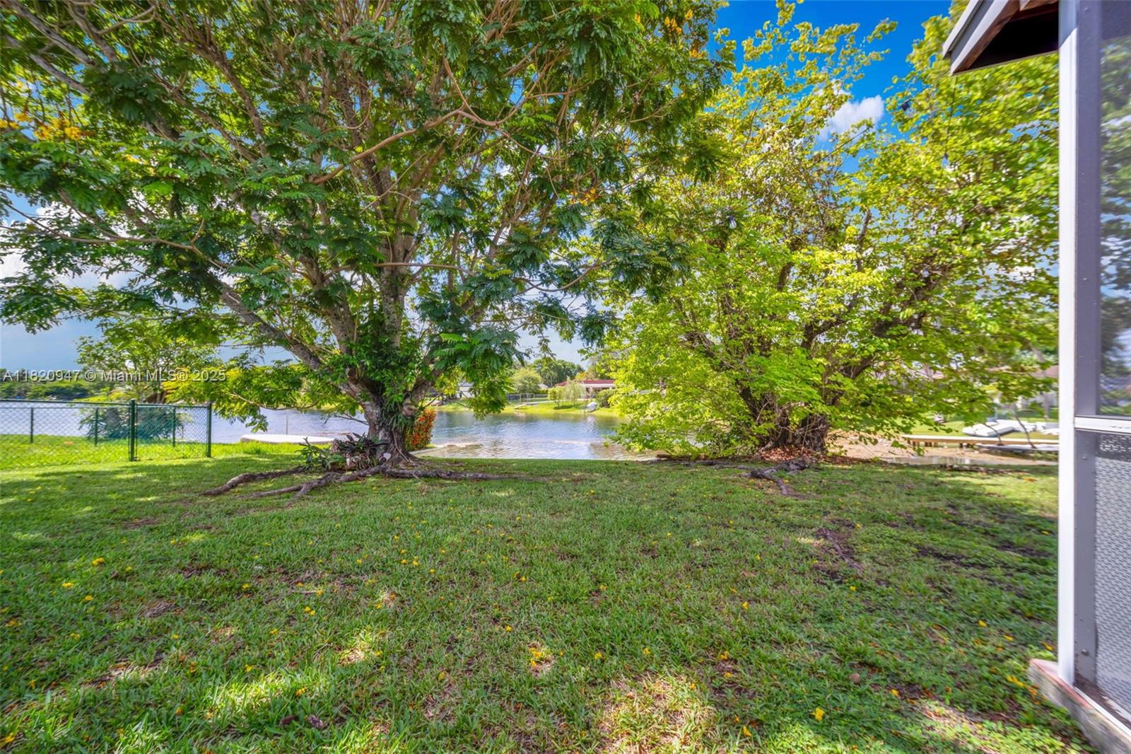 KENDALE LAKES SEC EIGHT - Residential