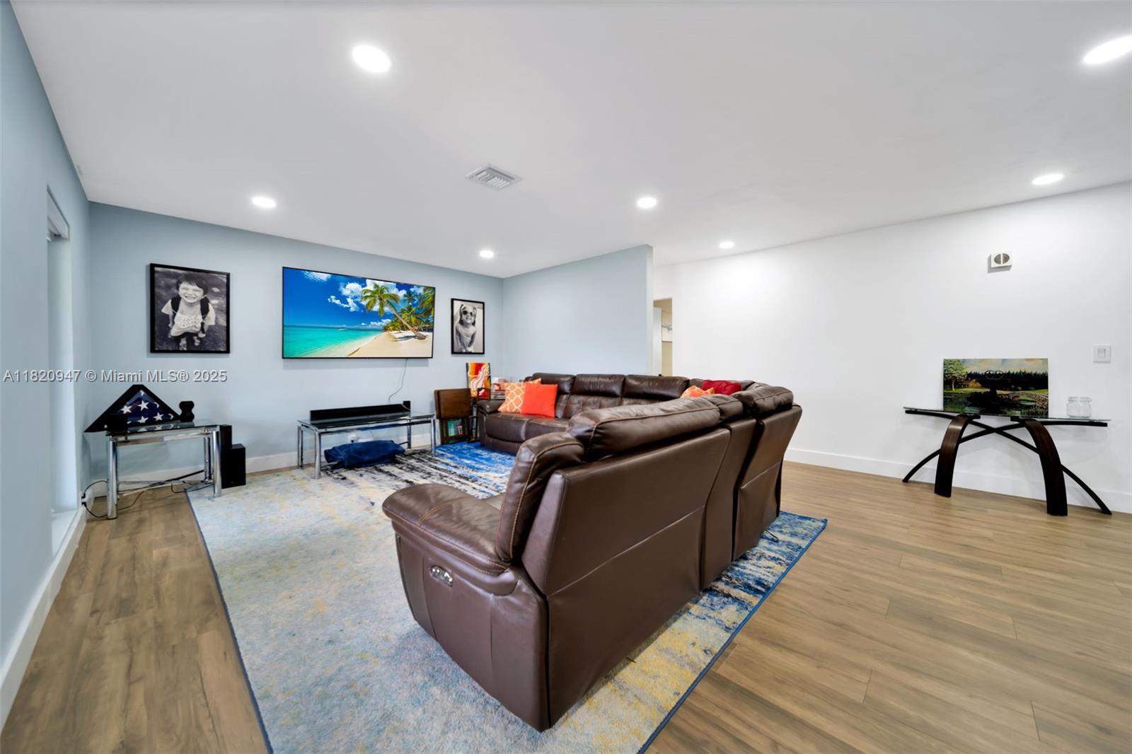 KENDALE LAKES SEC EIGHT - Residential