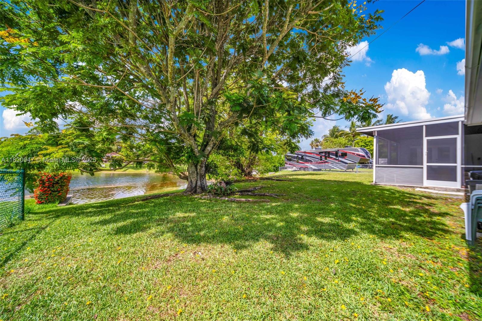 KENDALE LAKES SEC EIGHT - Residential