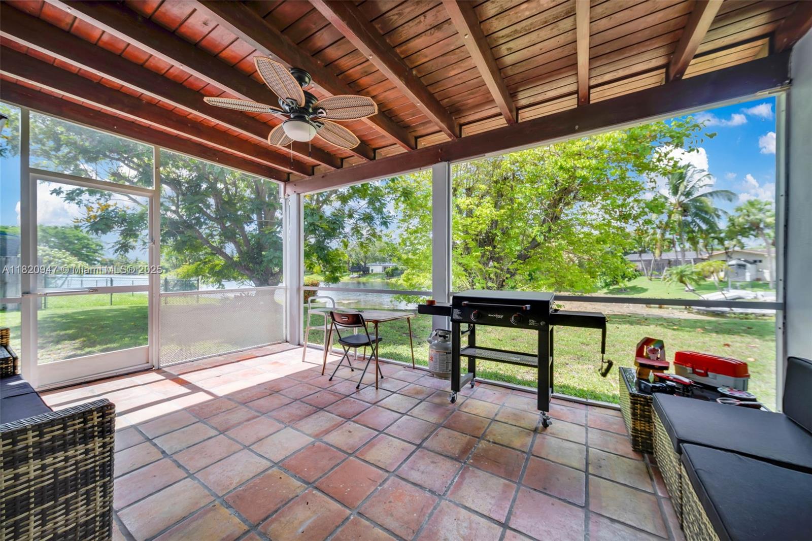 KENDALE LAKES SEC EIGHT - Residential